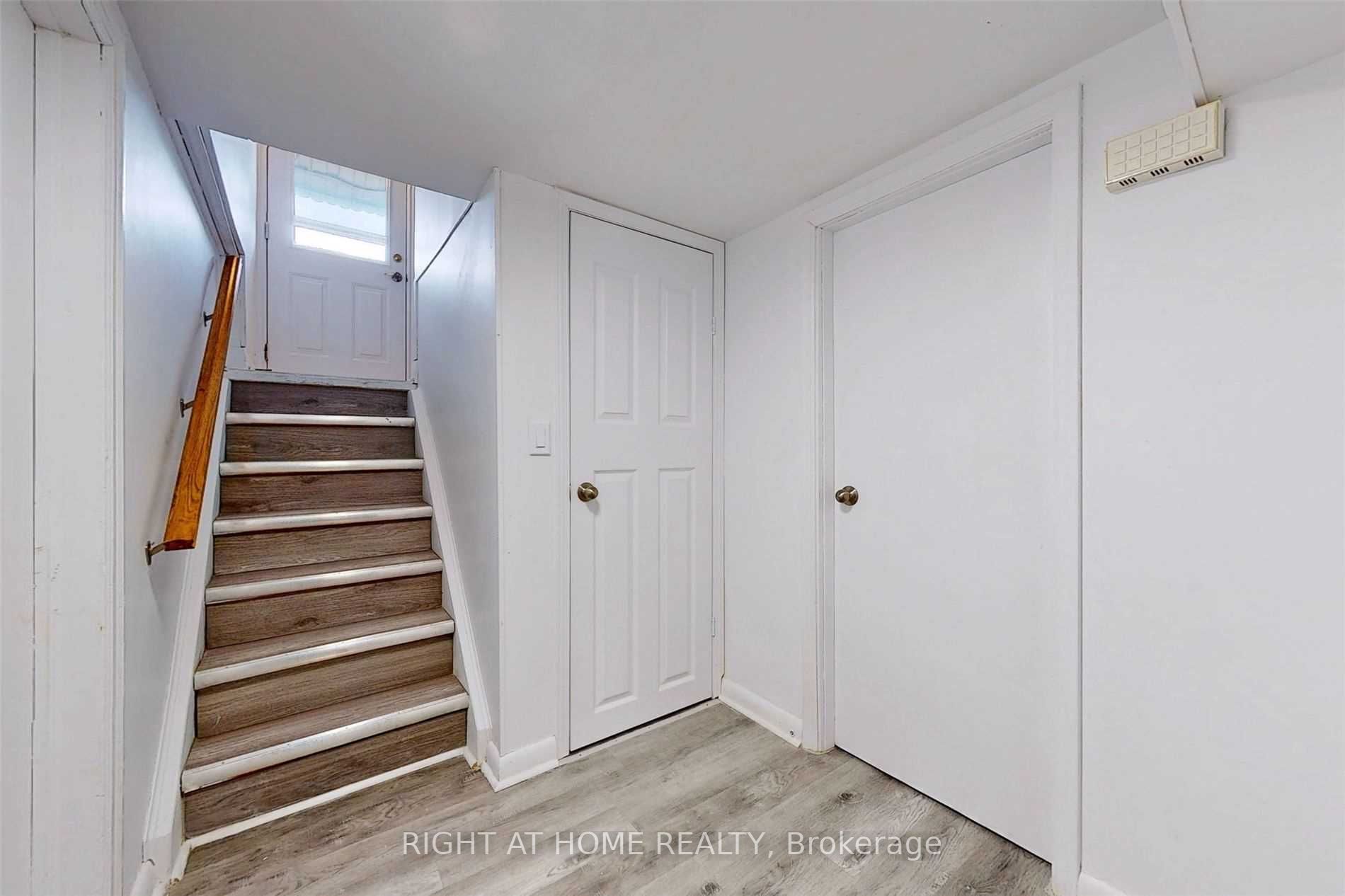 559 Ridgeway Ave