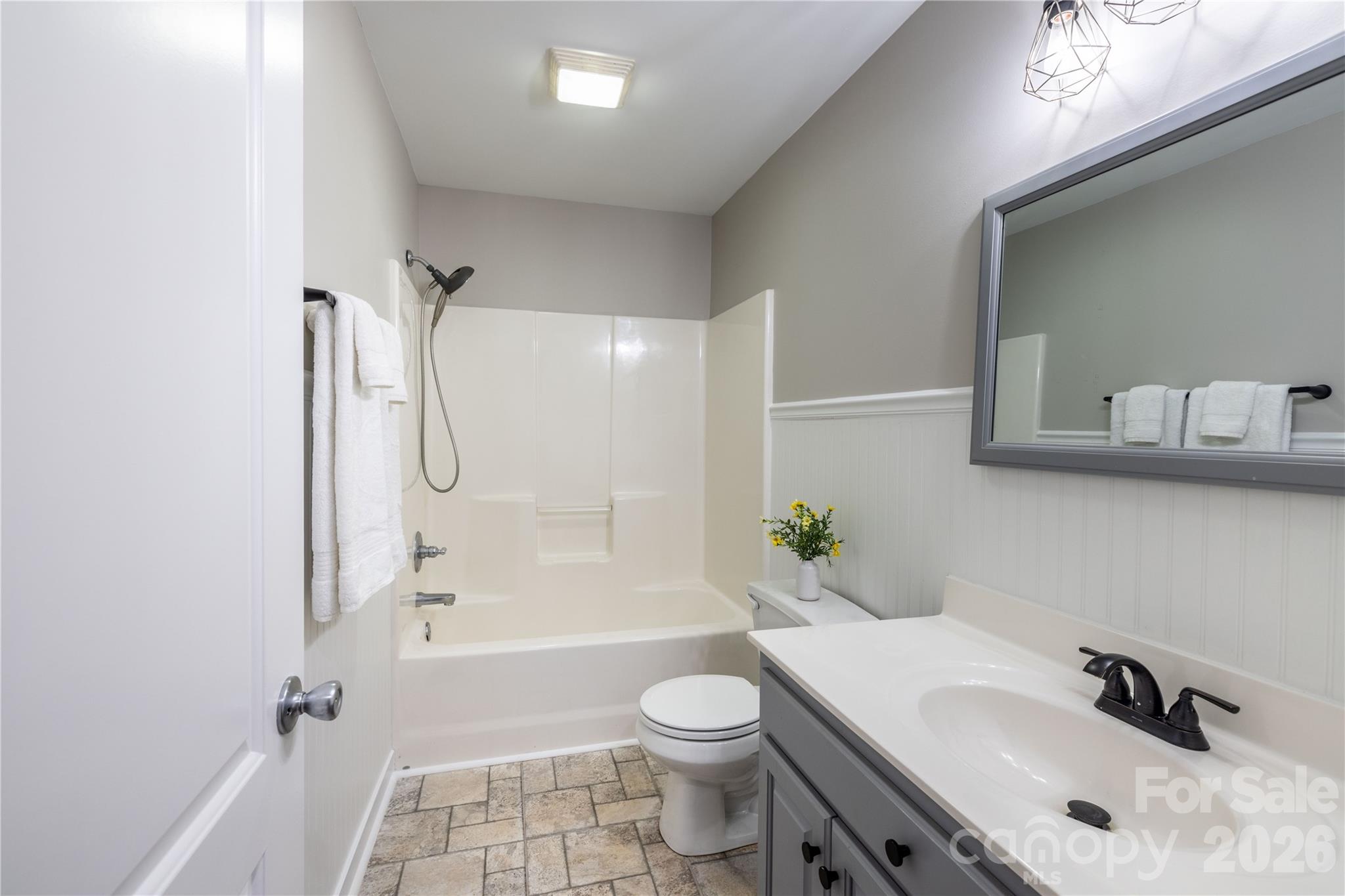 302 Skyland Court