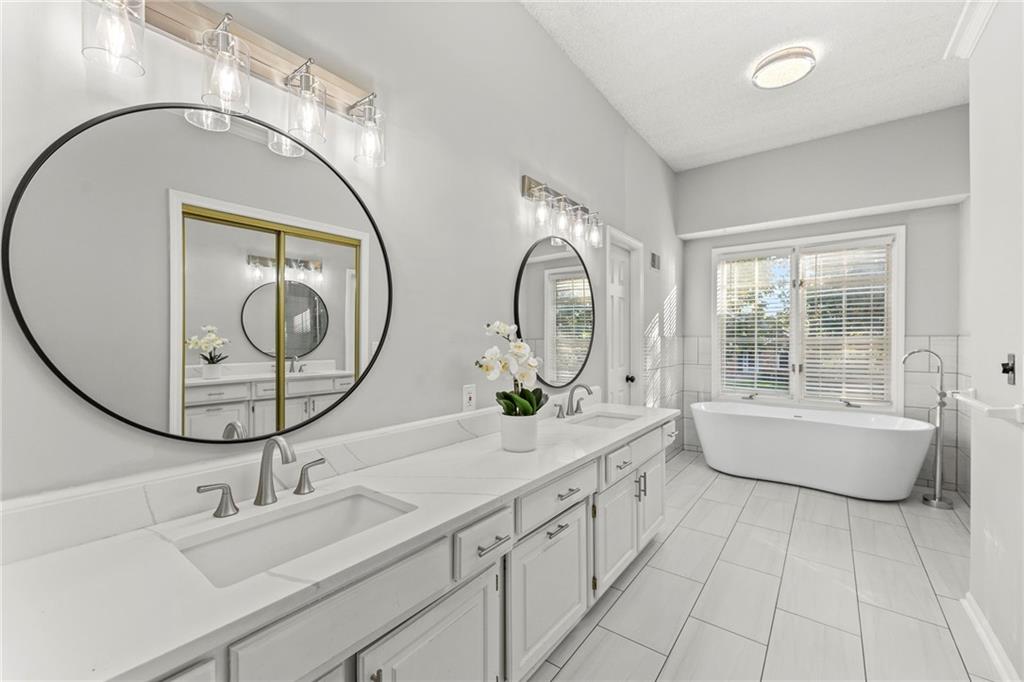 13716 W 75th Terrace