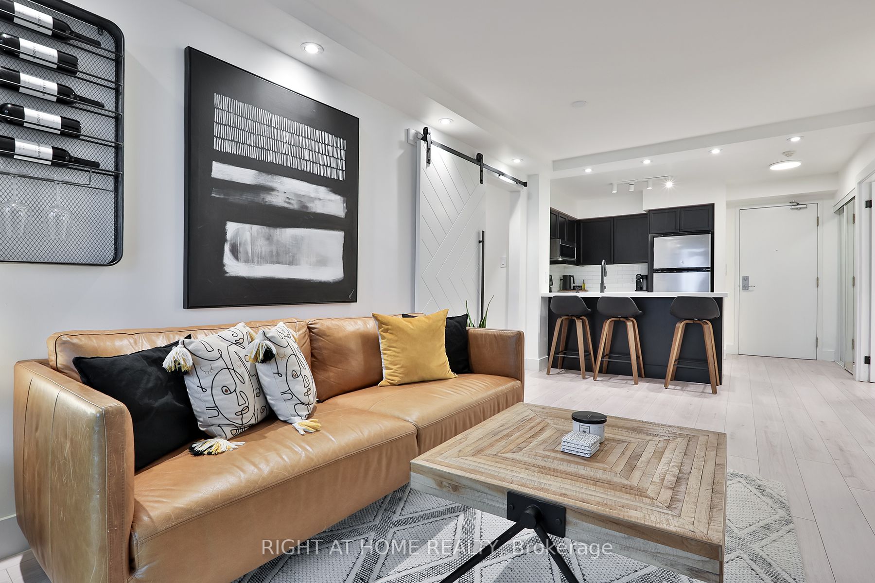 88 Grangeway Ave 2506