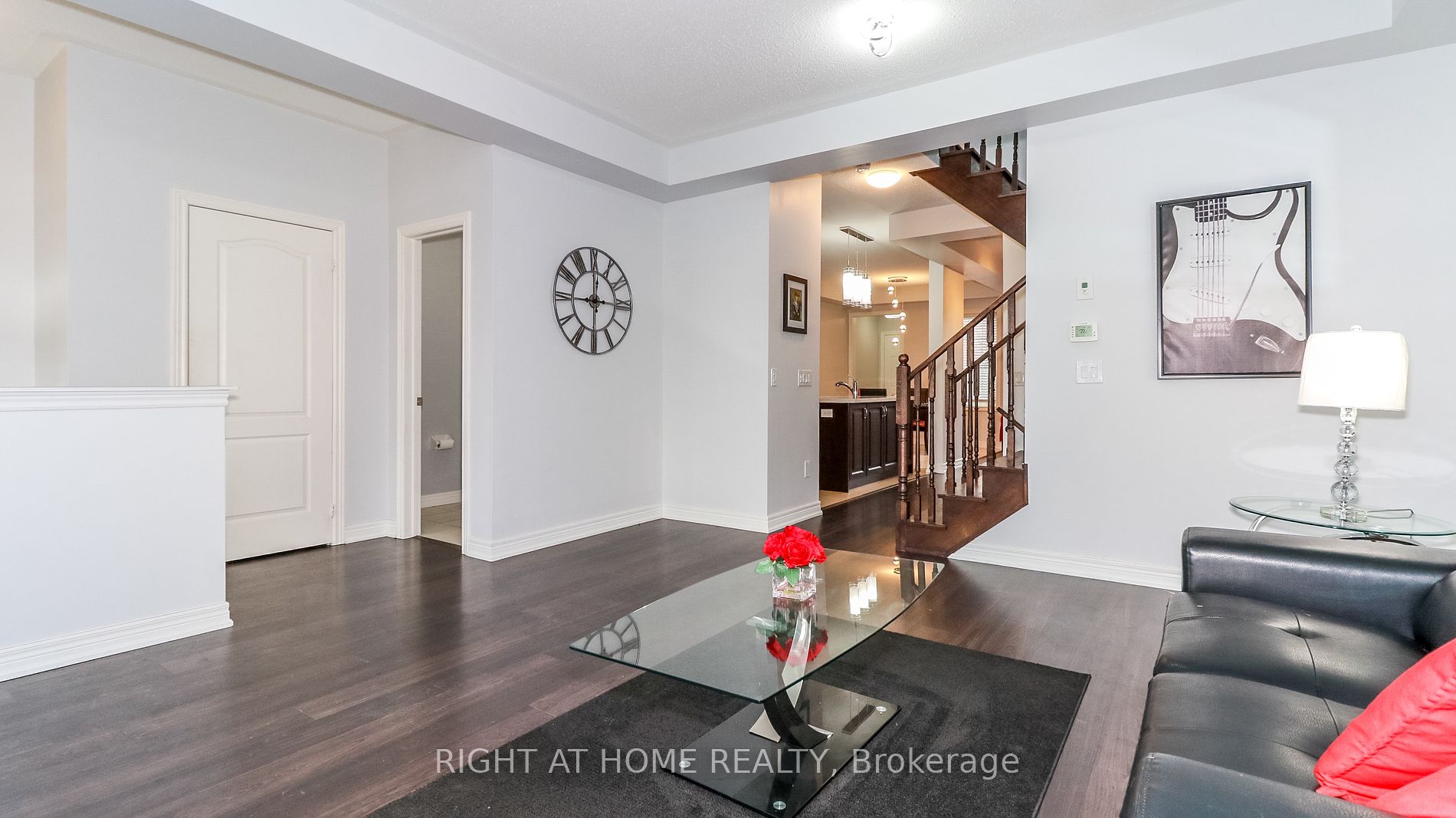 23 W Beechborough Cres