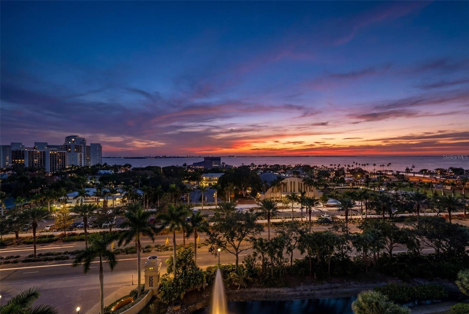 800 N Tamiami Trail 815