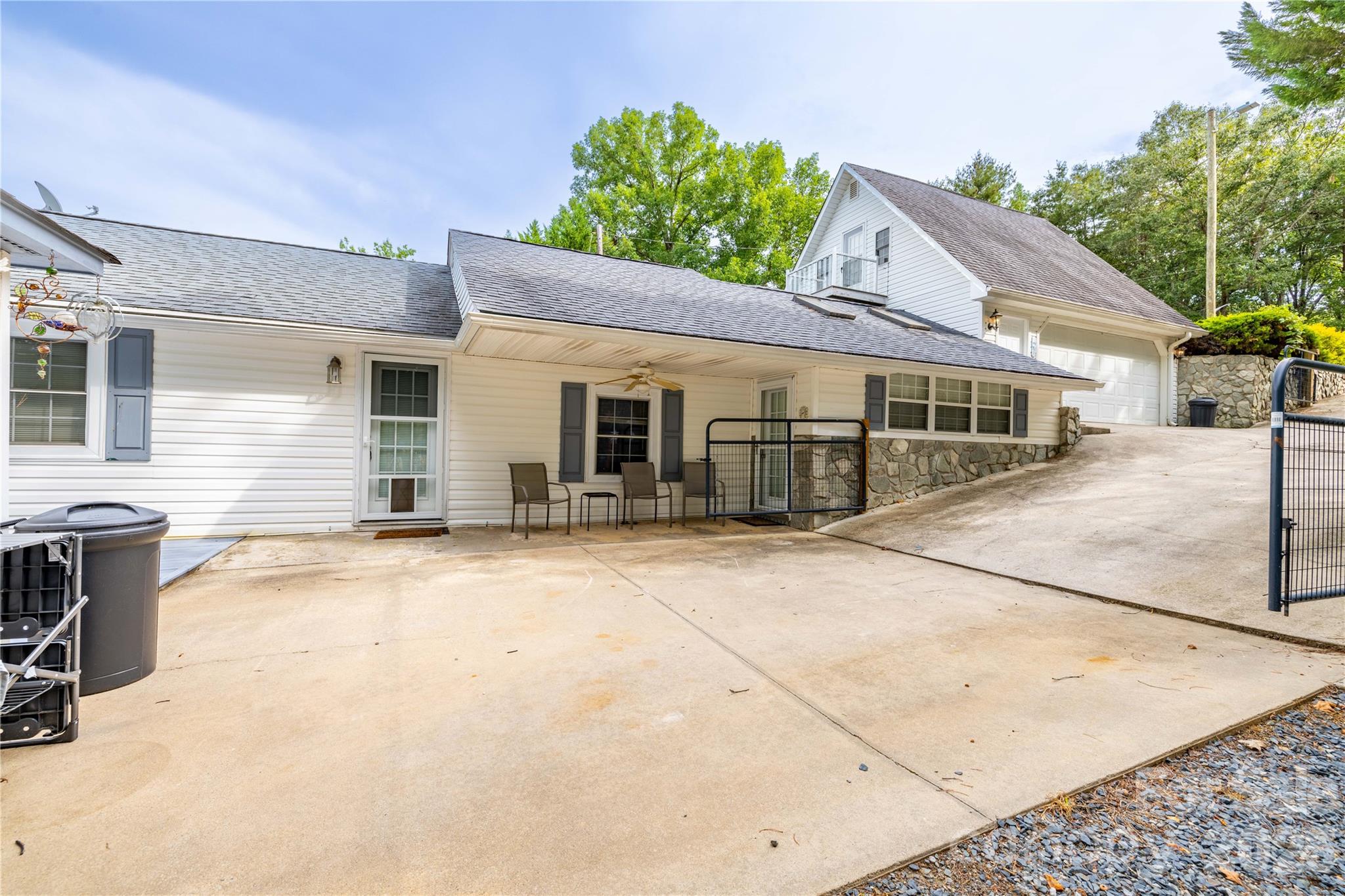 138 Strand Road