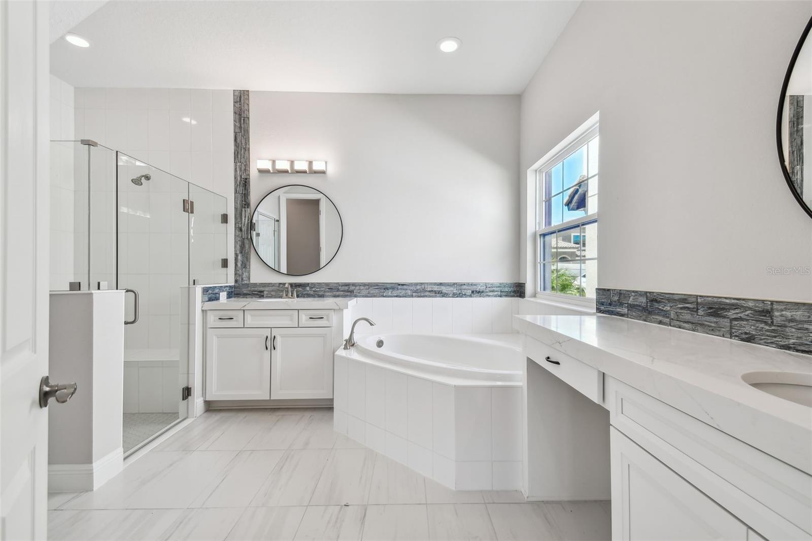 11239 Rustic Timber Loop