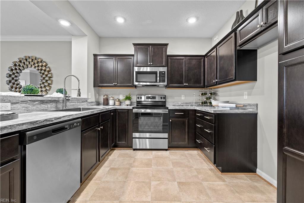 1002 Kathy Ann Way W