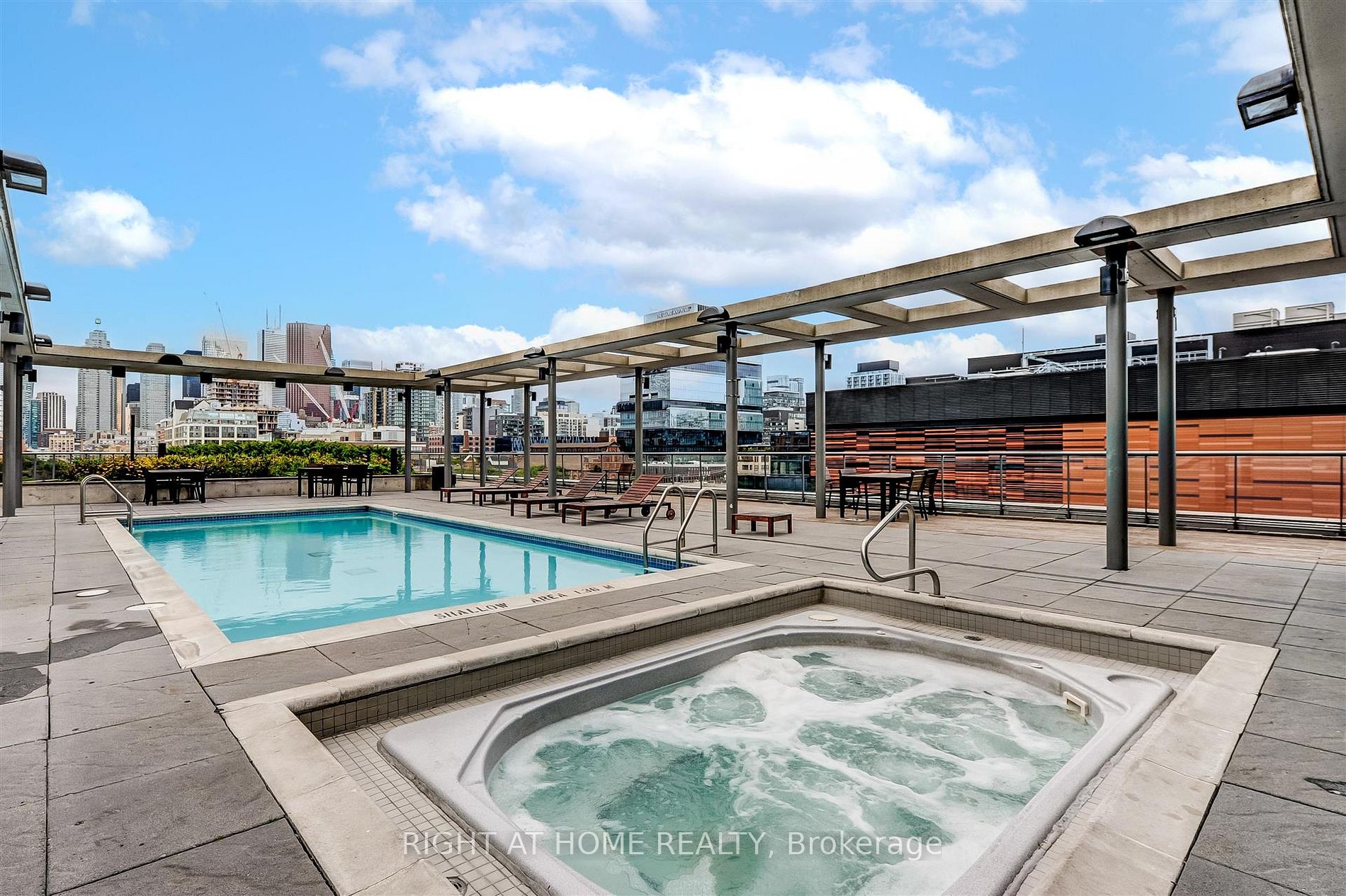 33 Mill St 1709