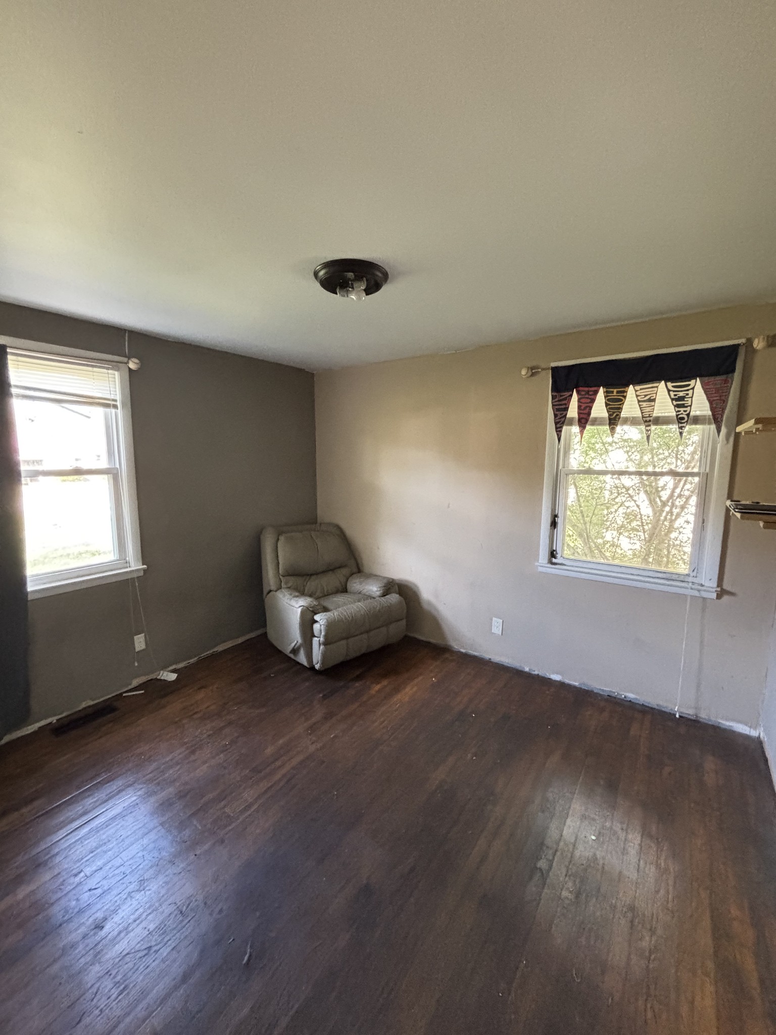 454 Carman Ave