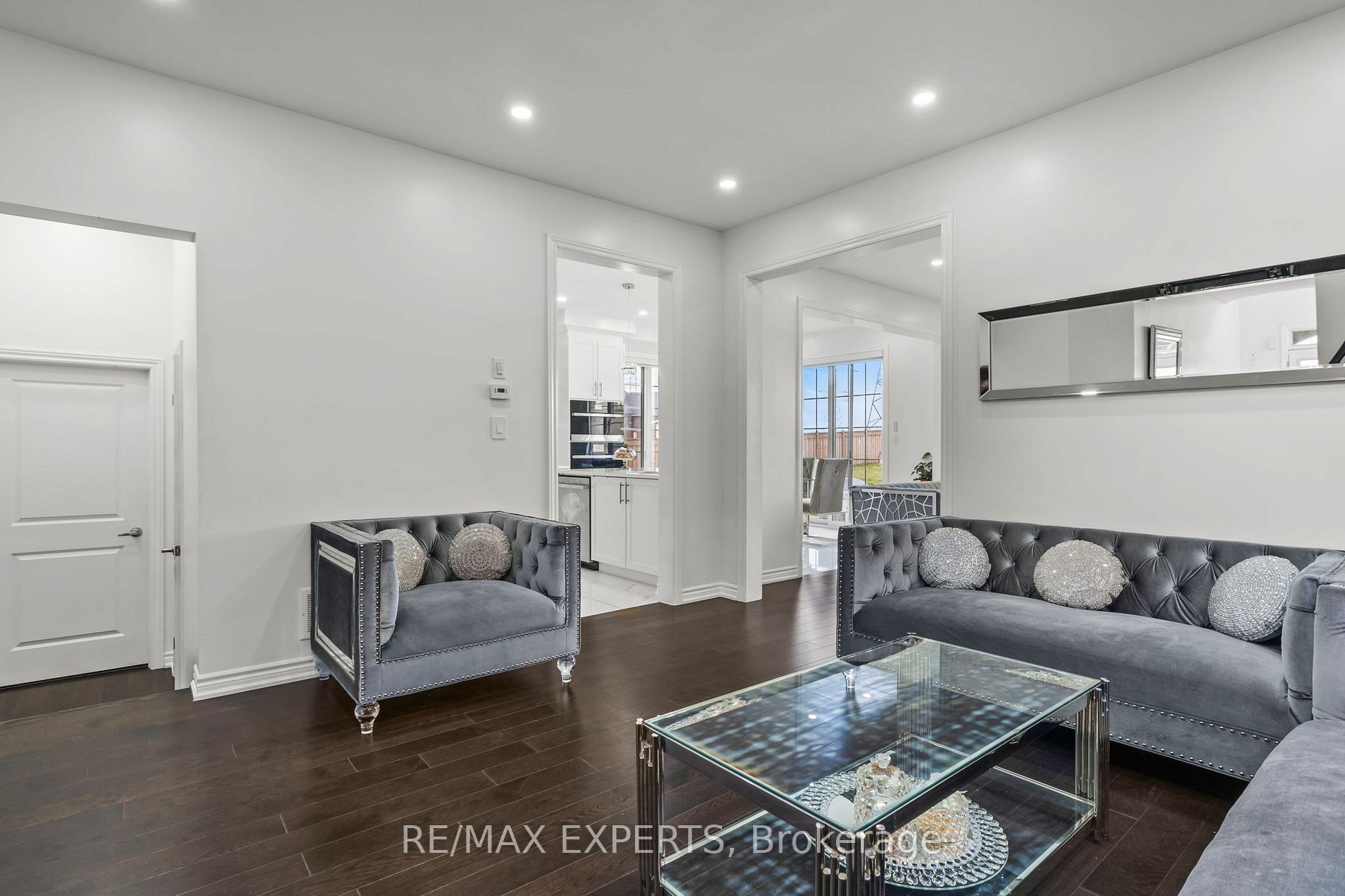324 W Windfields Farm Dr