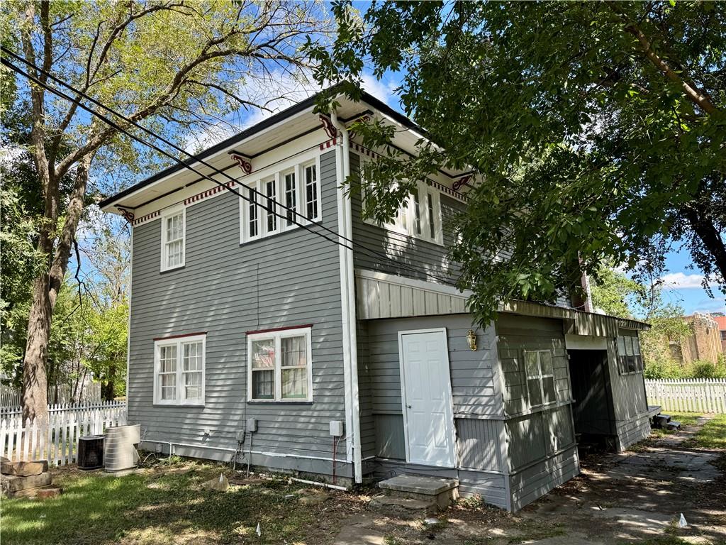 203 W Arch & 304 S Main Street