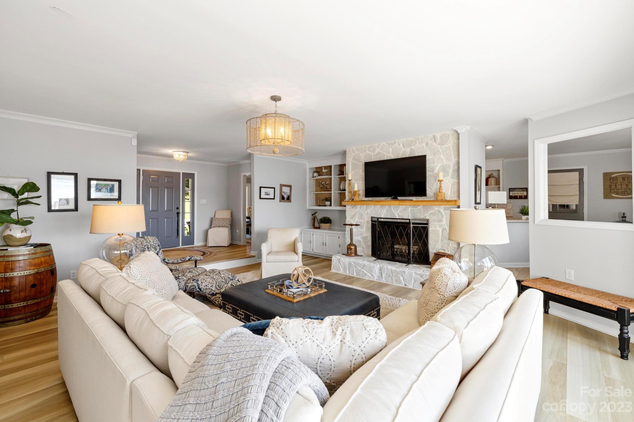 7880 Pine Cove Lane