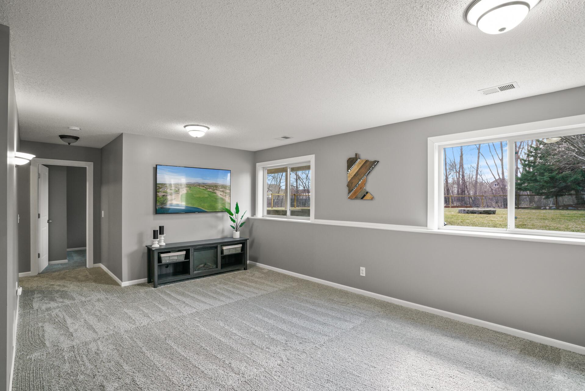 4967 Kaiser Avenue NE