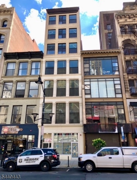 192 Market St 6B