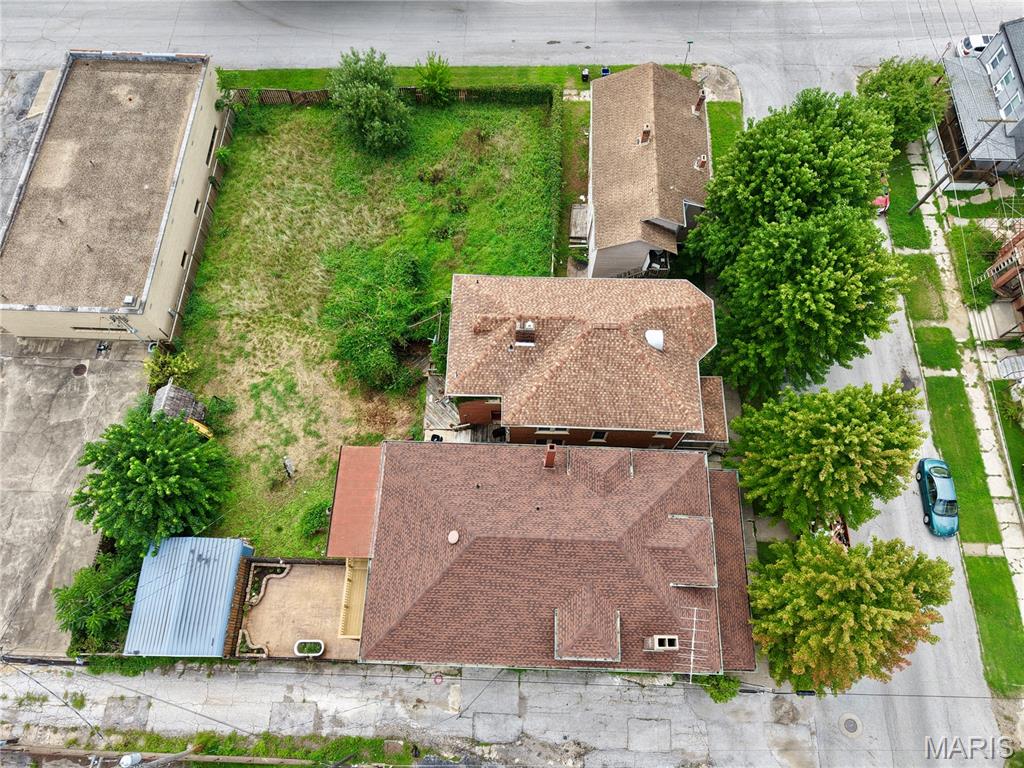 615 Center Street