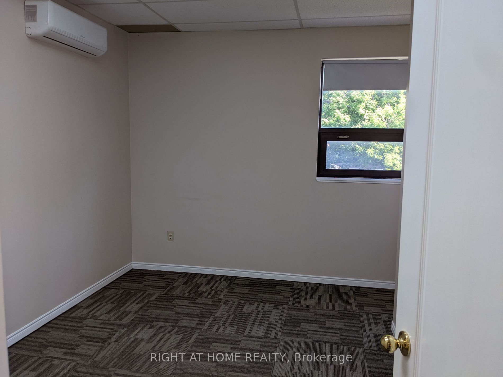 201 W King St 2C