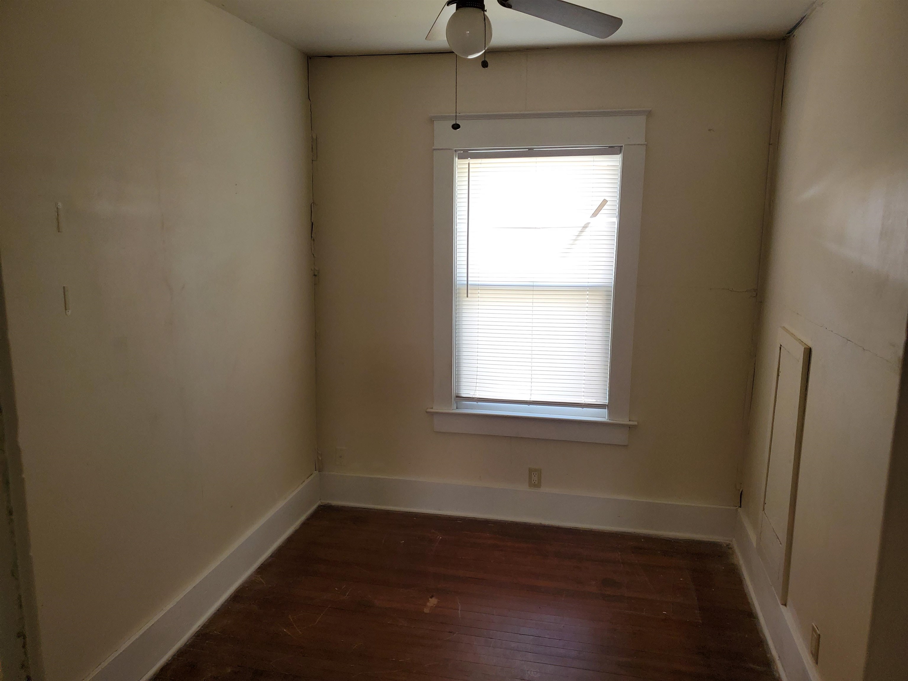 1103 N 3rd
