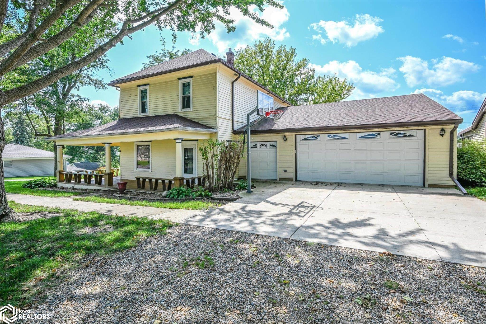 400 Country Street