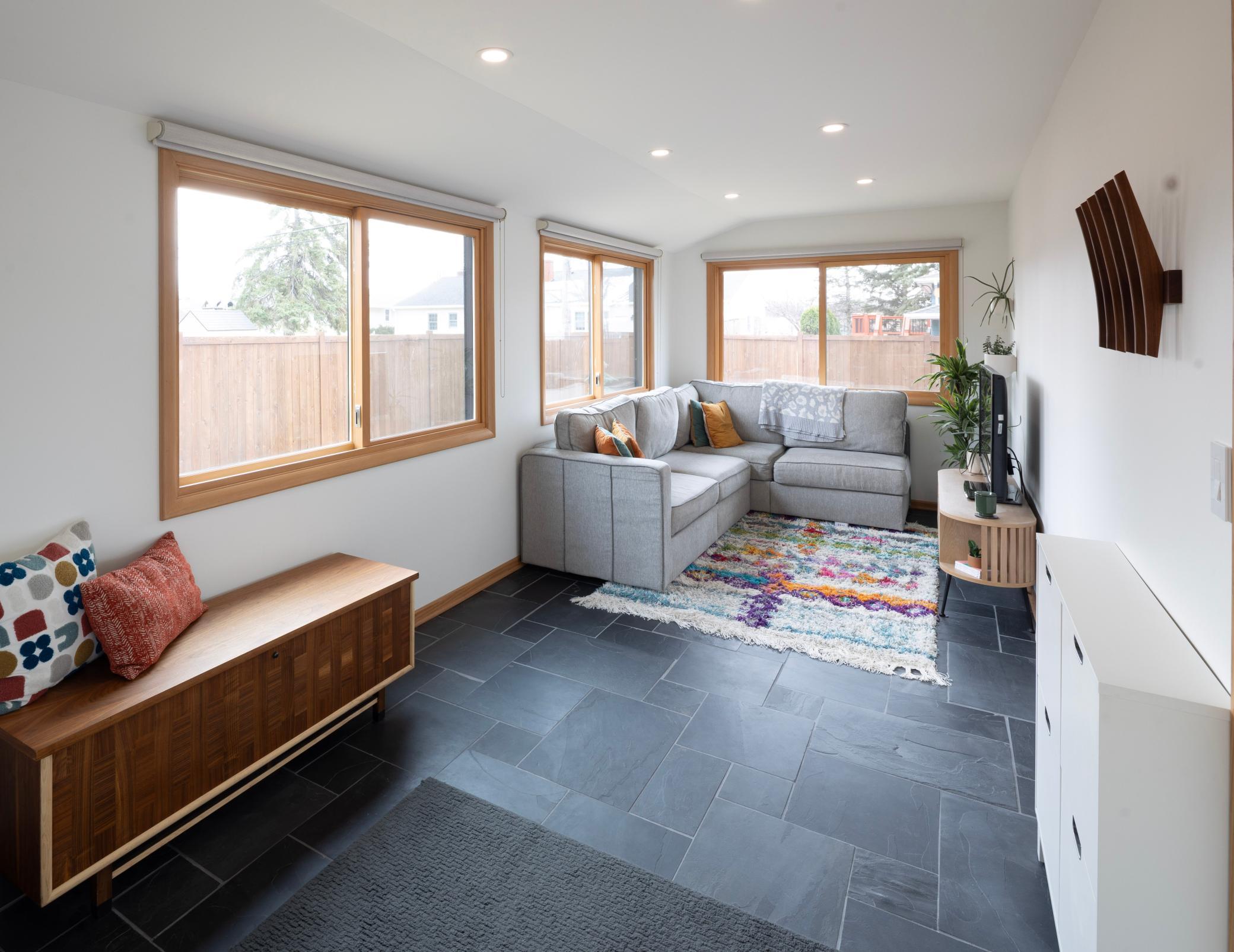 2420 Dunlap Street N