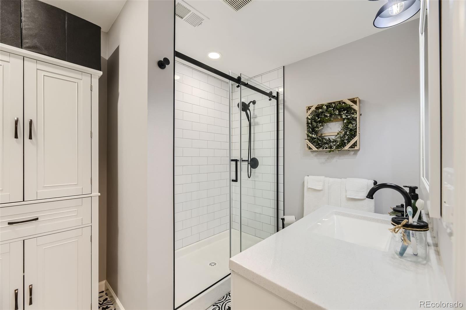 4892 Collinsville Place