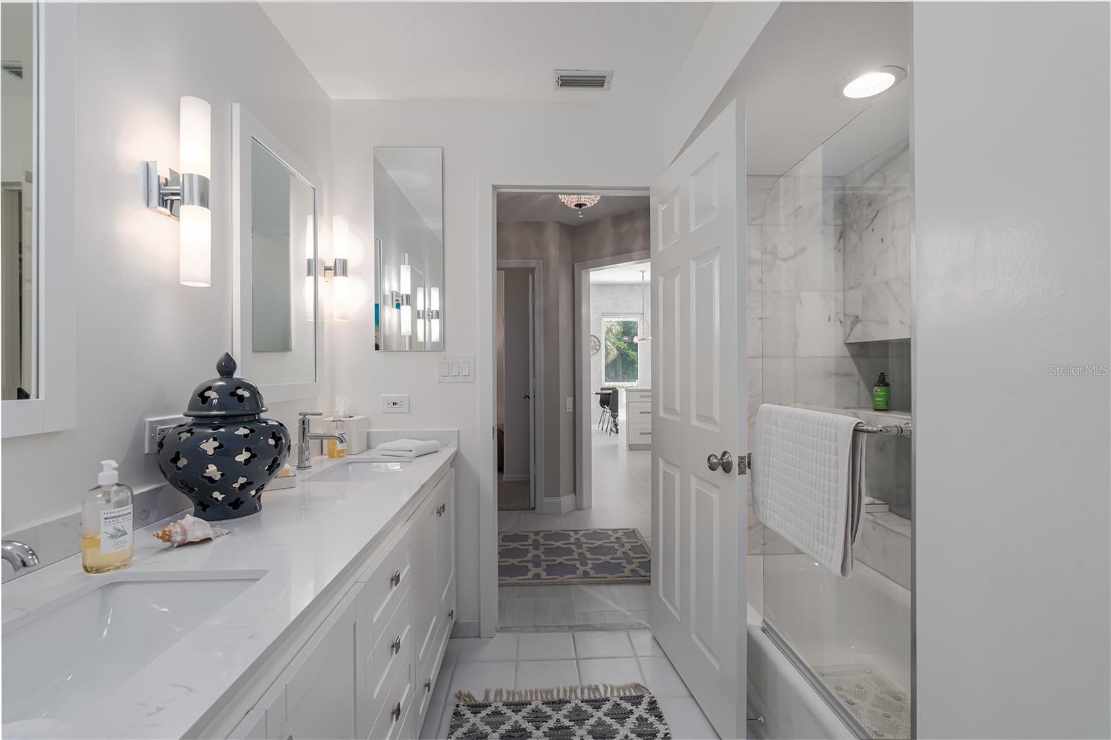 11806 Oak Ridge Drive