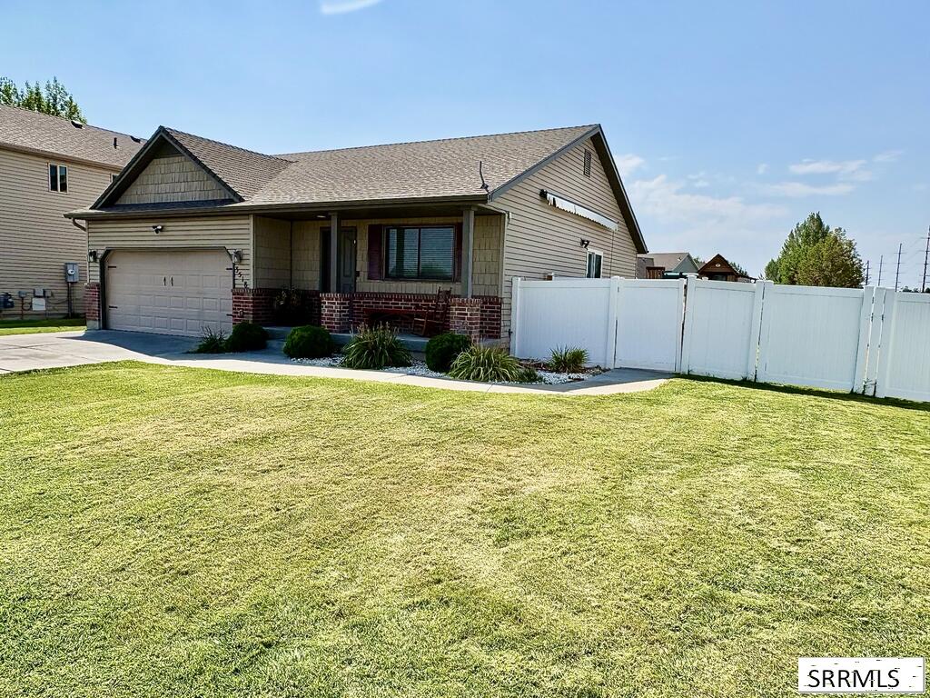 3518 E Pearce Drive
