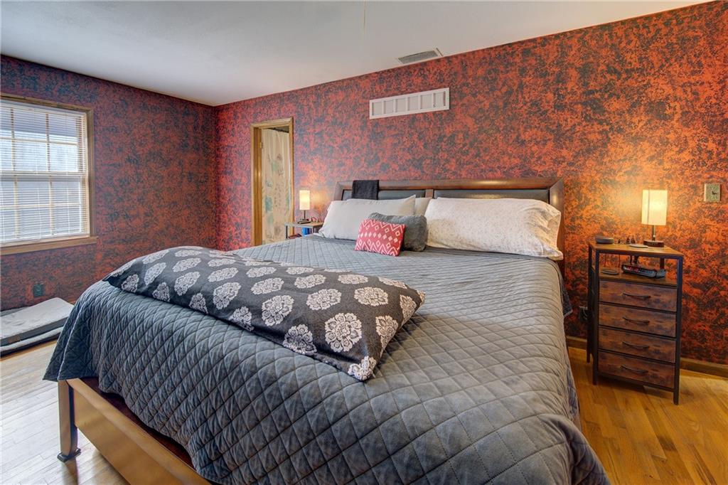 1213 E Fredrickson Drive