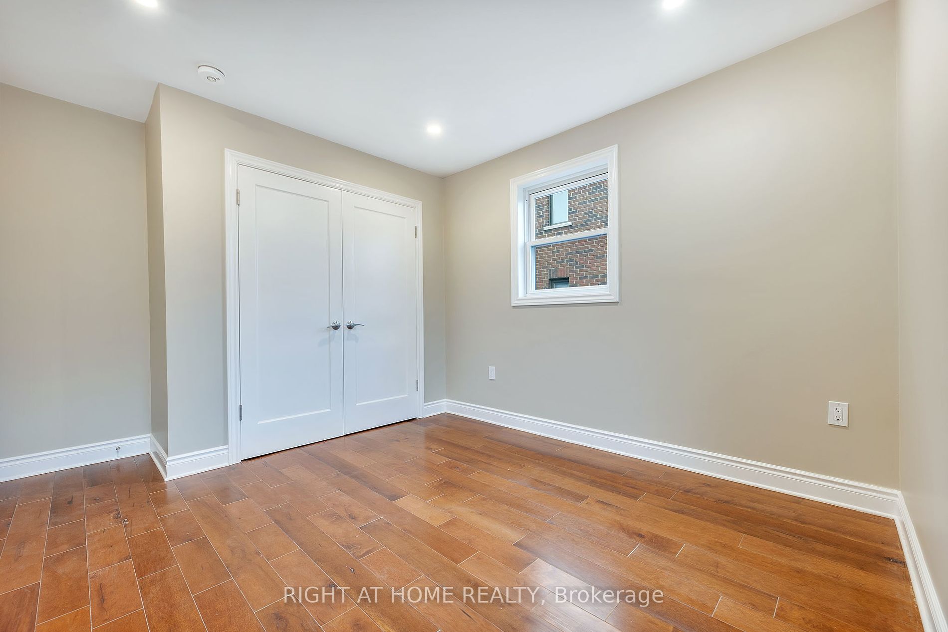100 Cromwell Ave 3