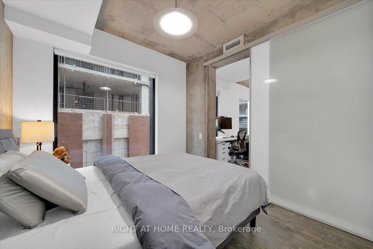 11 Charlotte St 402