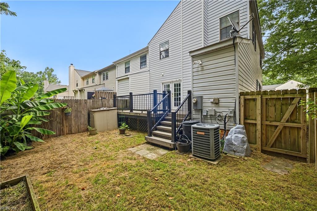 1758 Skiffes Creek Circle