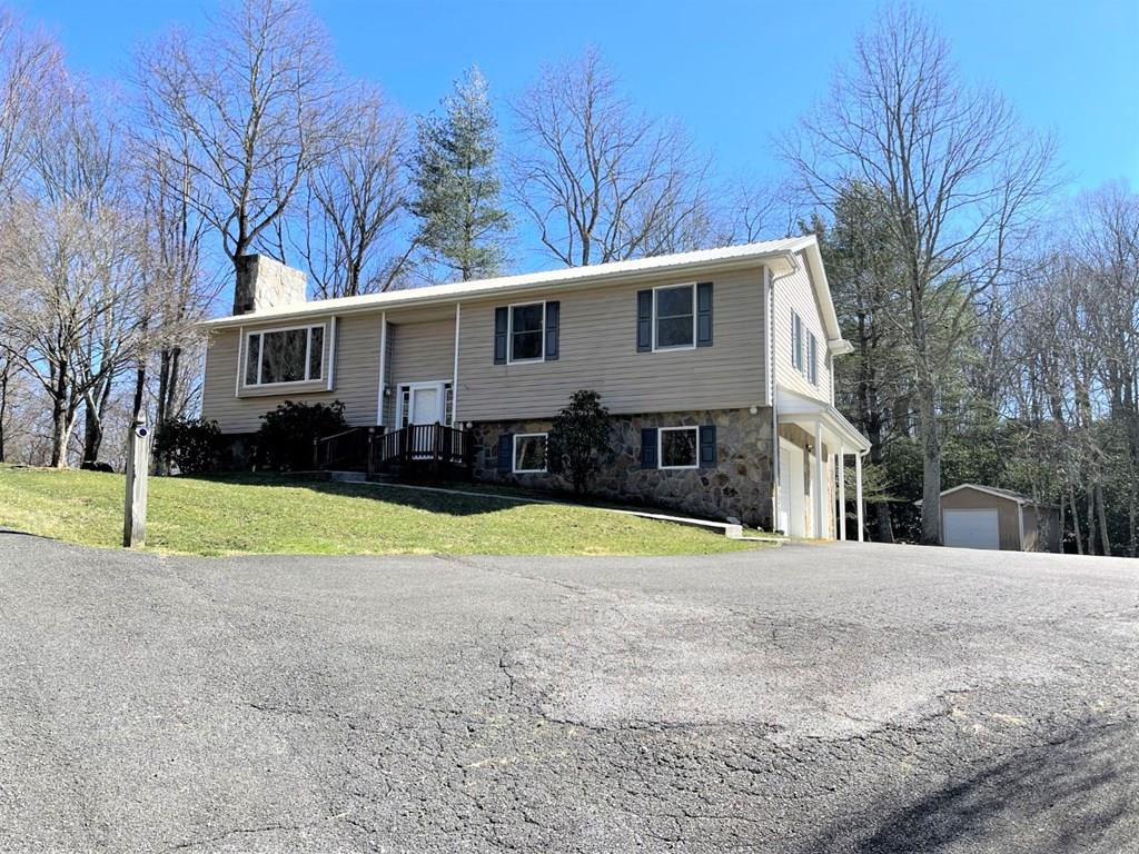 Residential for sale in Fancy Gap, Virginia, 85792