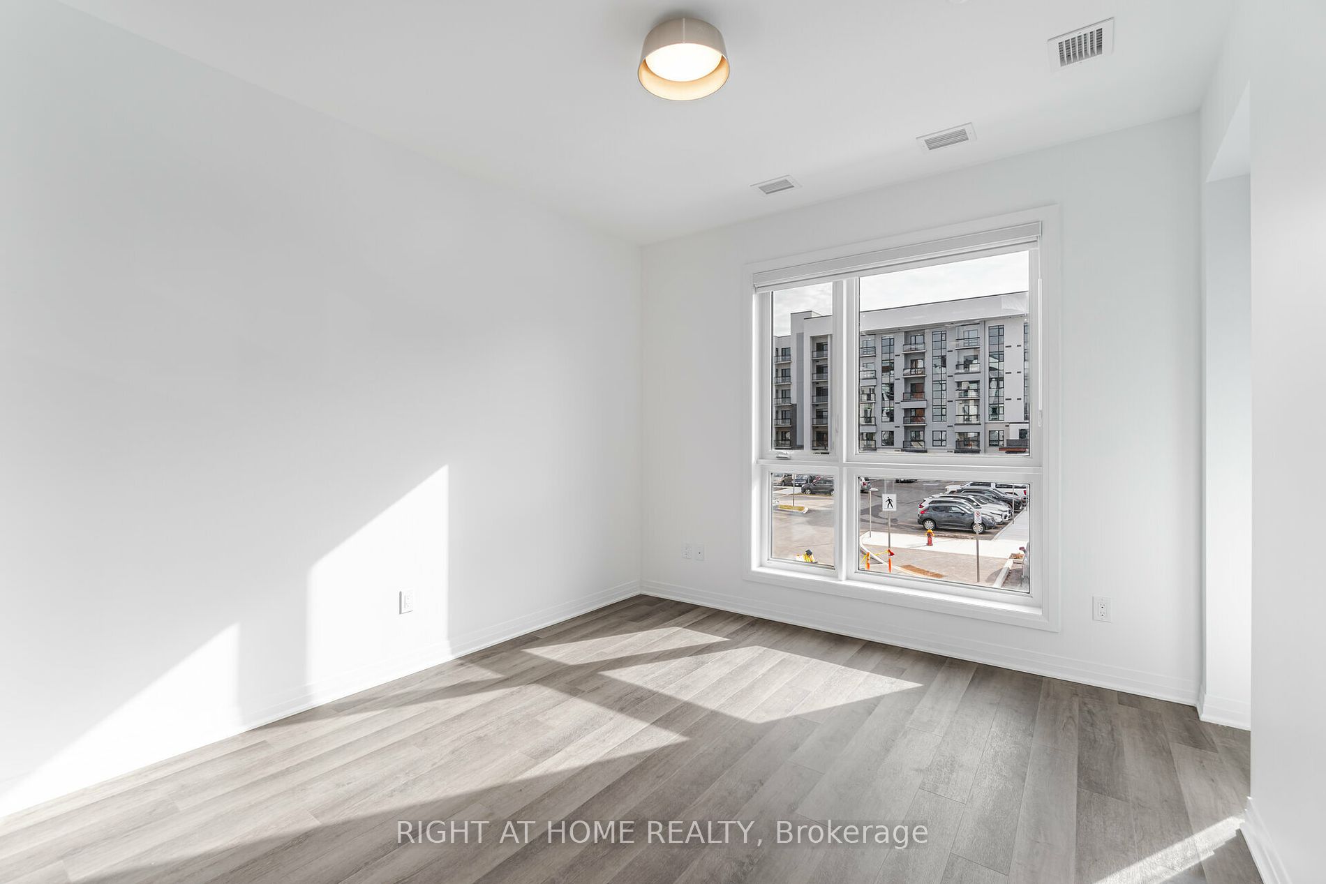 460 Gordon Krantz Ave 213