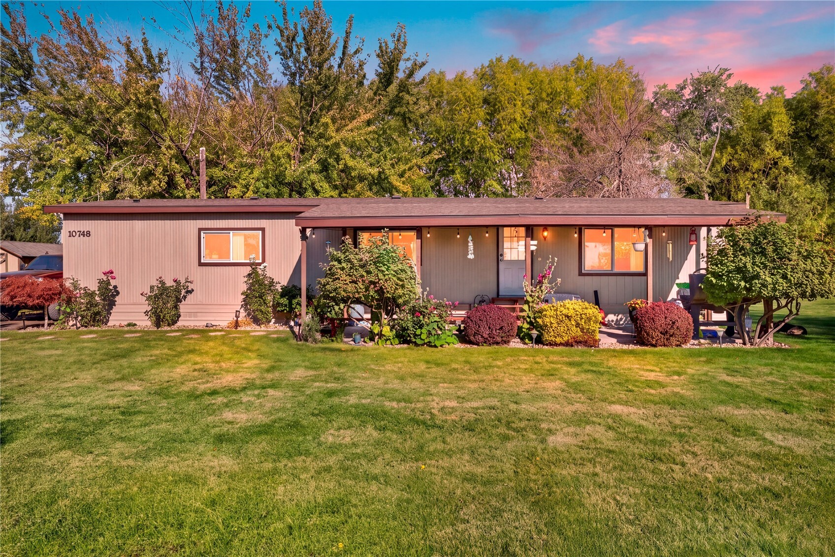 10748 Hwy 28 W