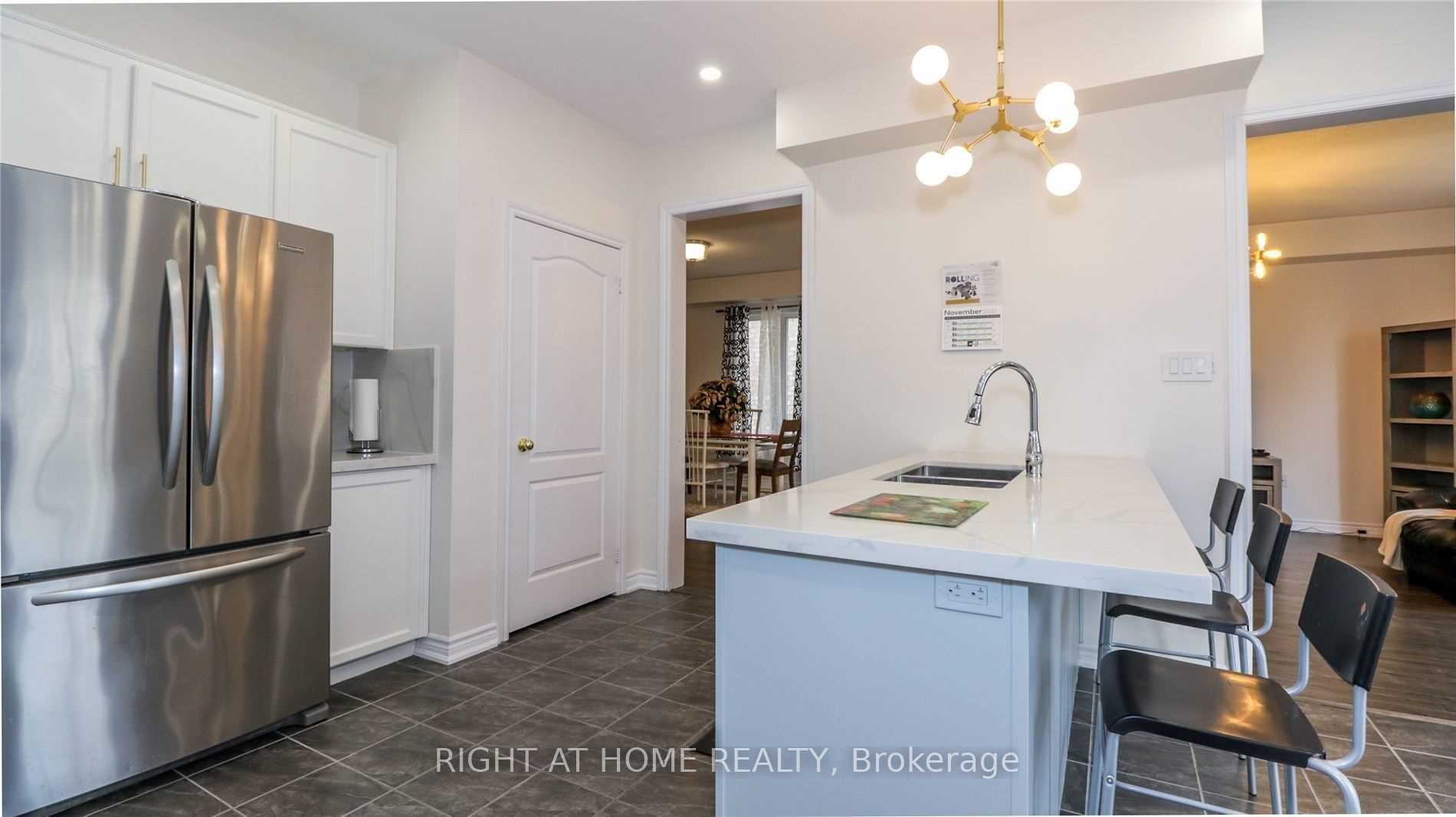 76 Hopkins Cres