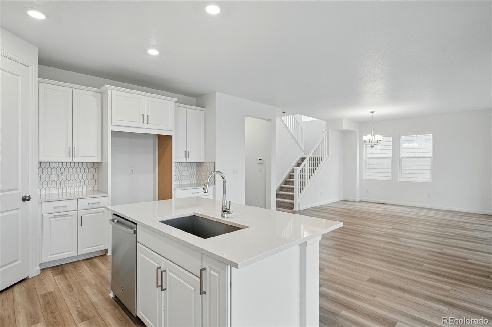 8840 Whiteclover Street
