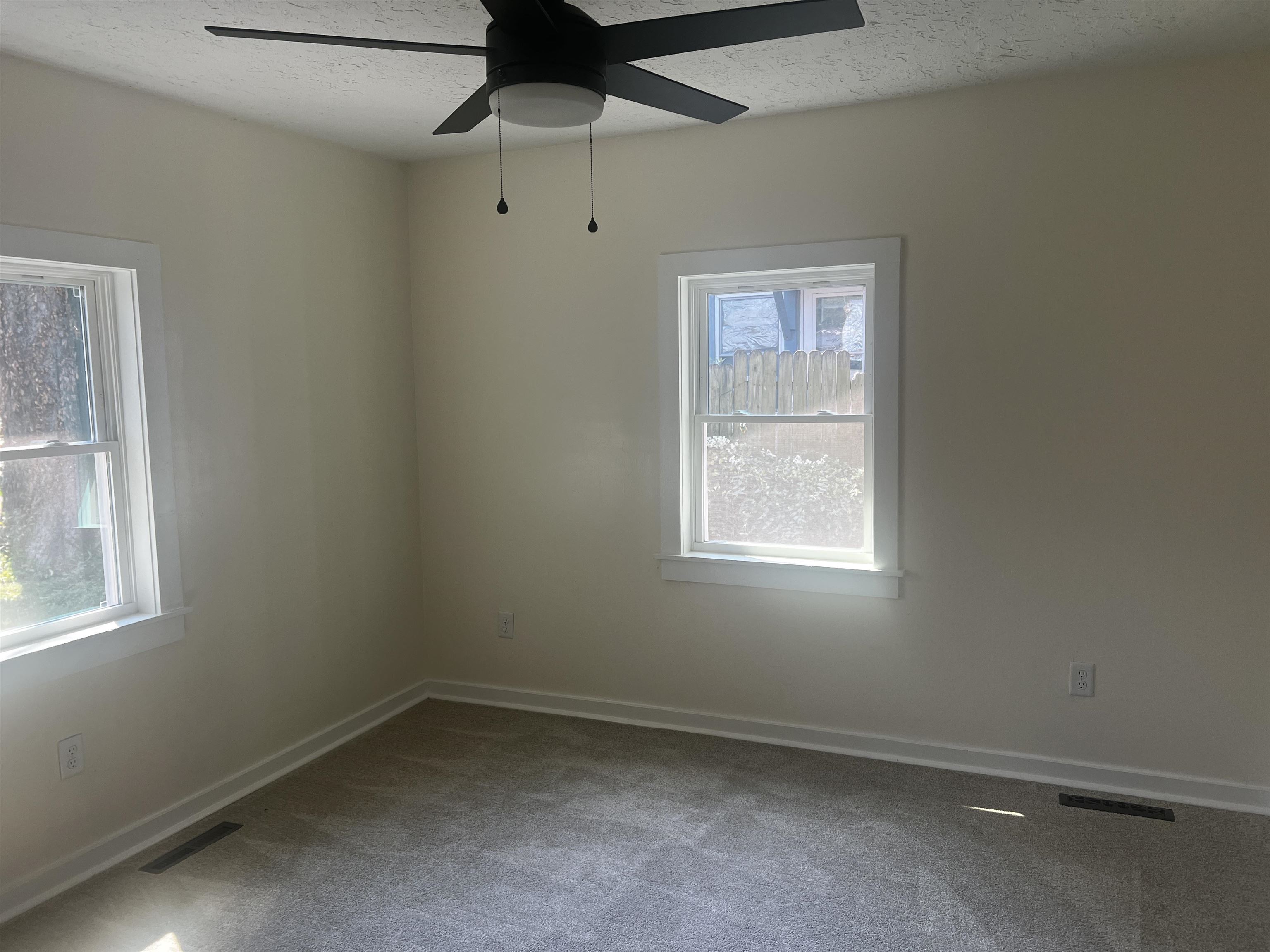 925 N 1st