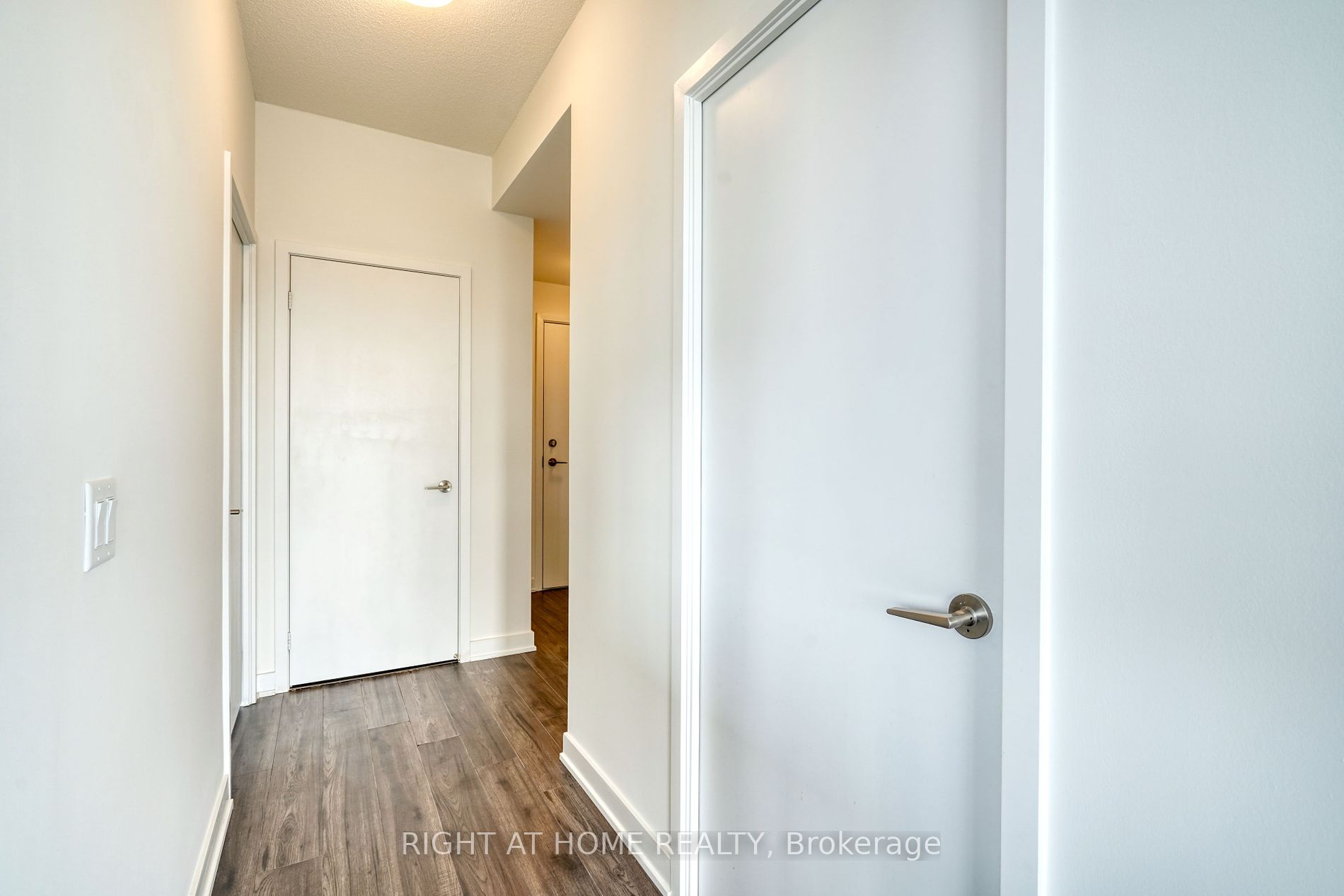 681 Yonge St 621