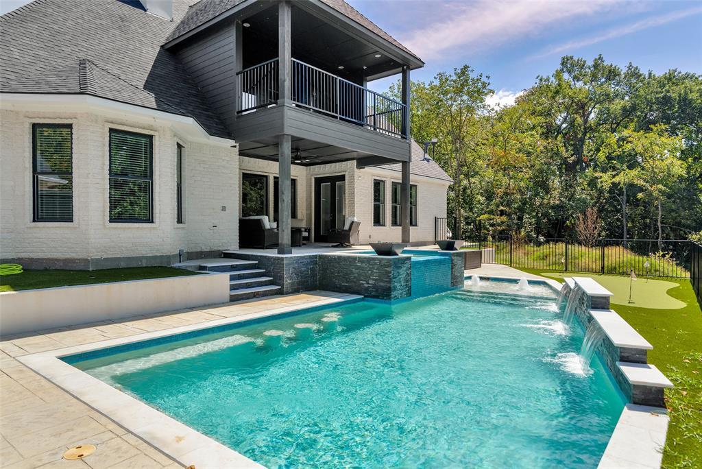 931 Waterloo Lake Drive