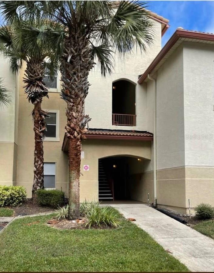 Two bed 2 bath. New bathrooms with marble counter.. New flooring, new lights, 2 crystalo chendeliers. New ceiliing fans. 5.75 inch baseboard. New Ac 2024. Brand new kitchen. gated commuity. Ground floor. Easy acces. Scrteened patio. LoccTED NEAR SHOPPING CENTER.. If y ou want to rent then 7 months minimum.