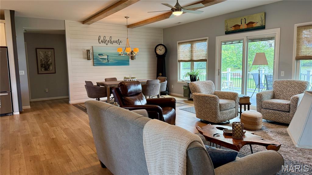 11214 W Lakeshore Drive