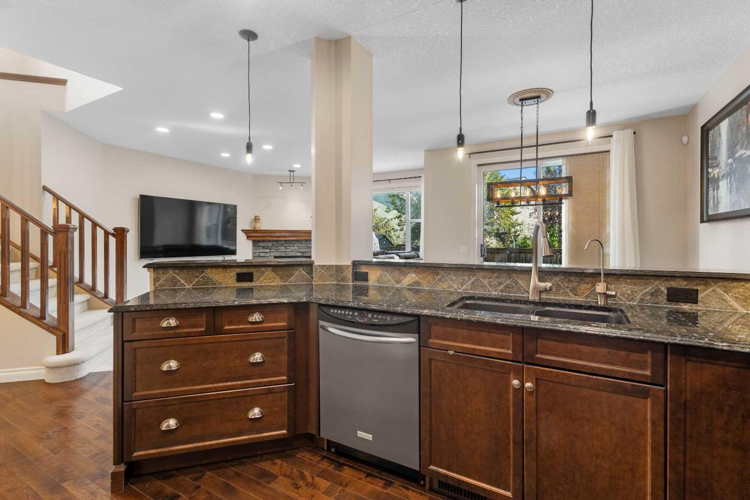 36 Aspen Hills Close SW