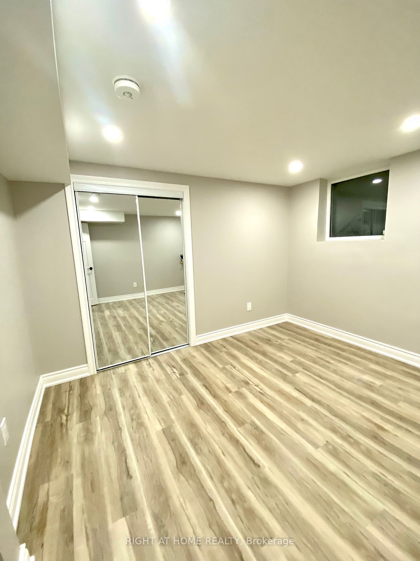 112 Downey Rd Lower