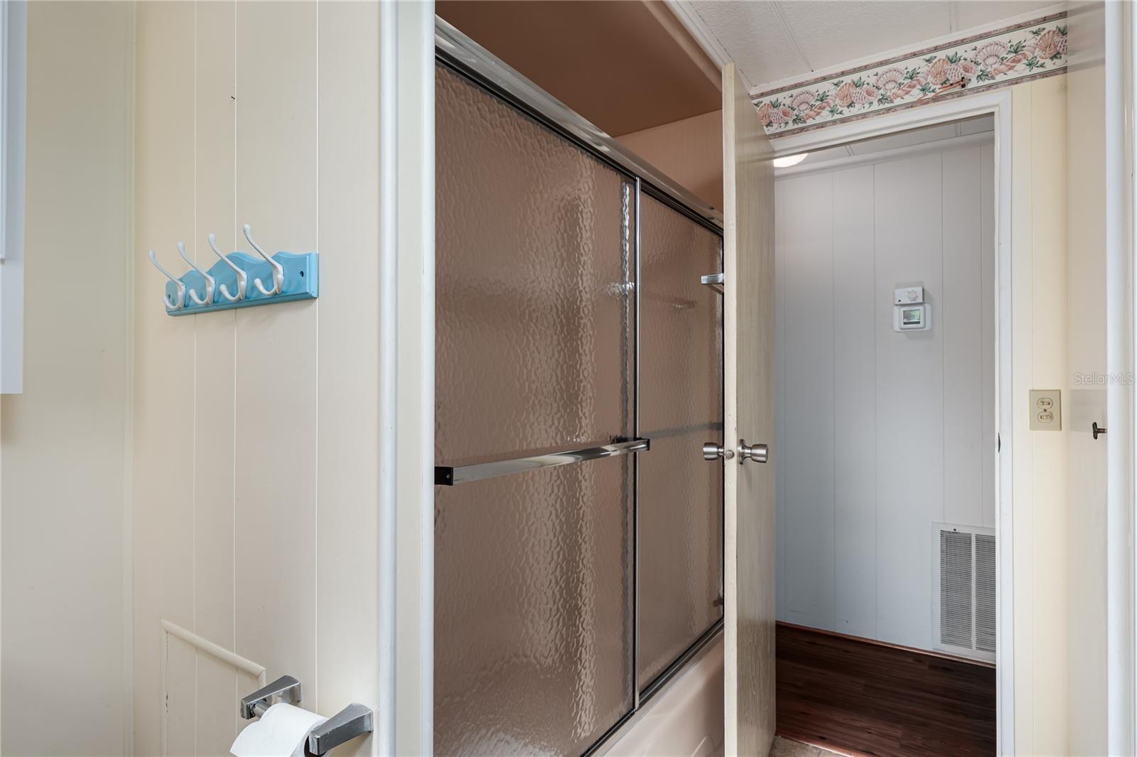 1003 45th Avenue Drive E