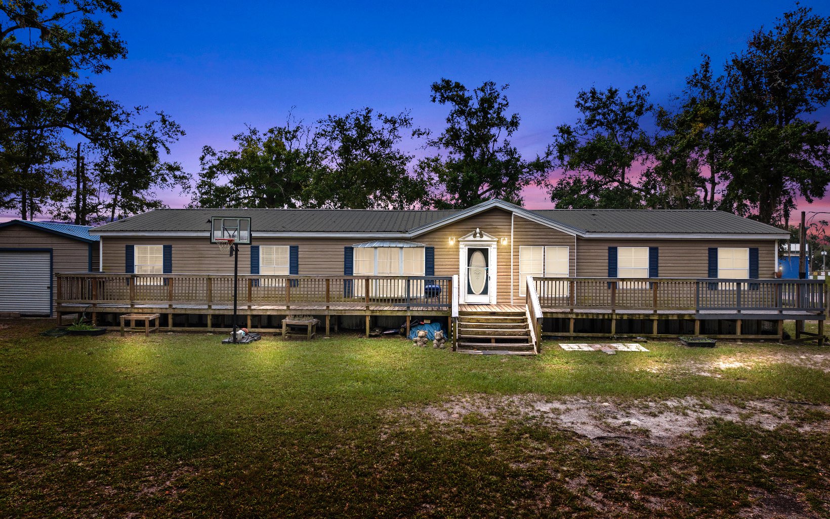 605 NE Governor Ave.