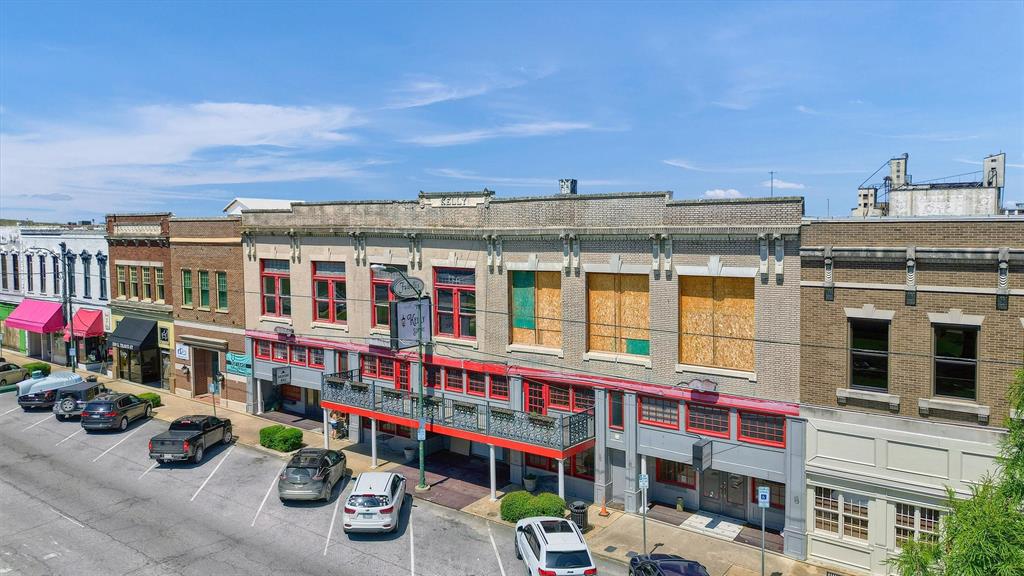 115 S Travis Street