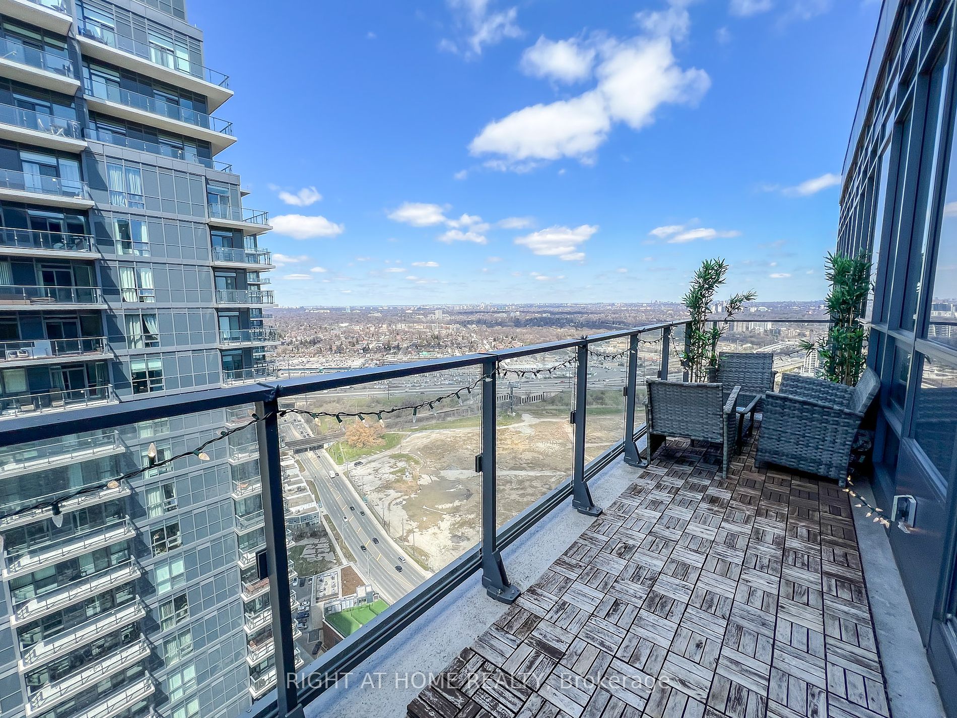 2212 W Lake Shore Blvd Ph06