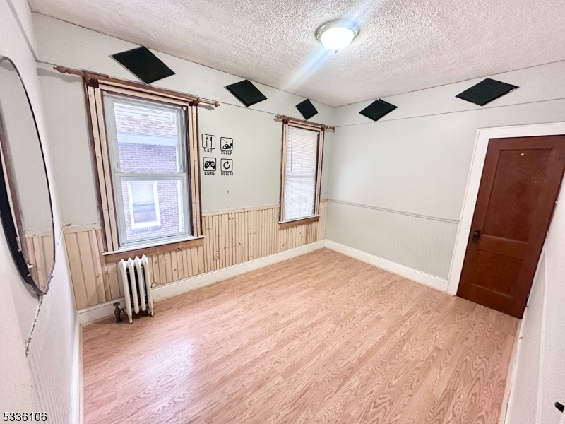 552 Bayway Ave
