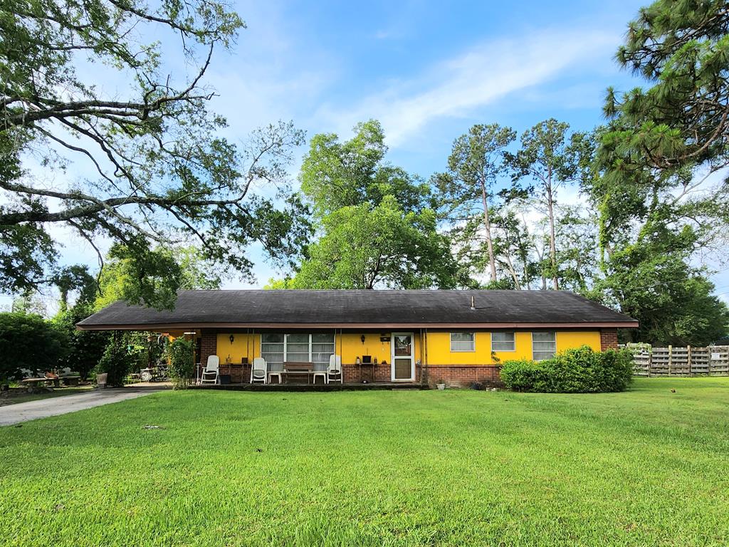 Take notice of this 3 bedroom 1.5 bath ranch home features living room and dining combo as well as eat in kitchen area with den area. Large front yard with a shady backyard.