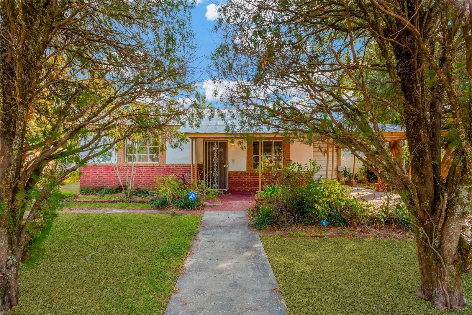 2303 E Osborne Avenue