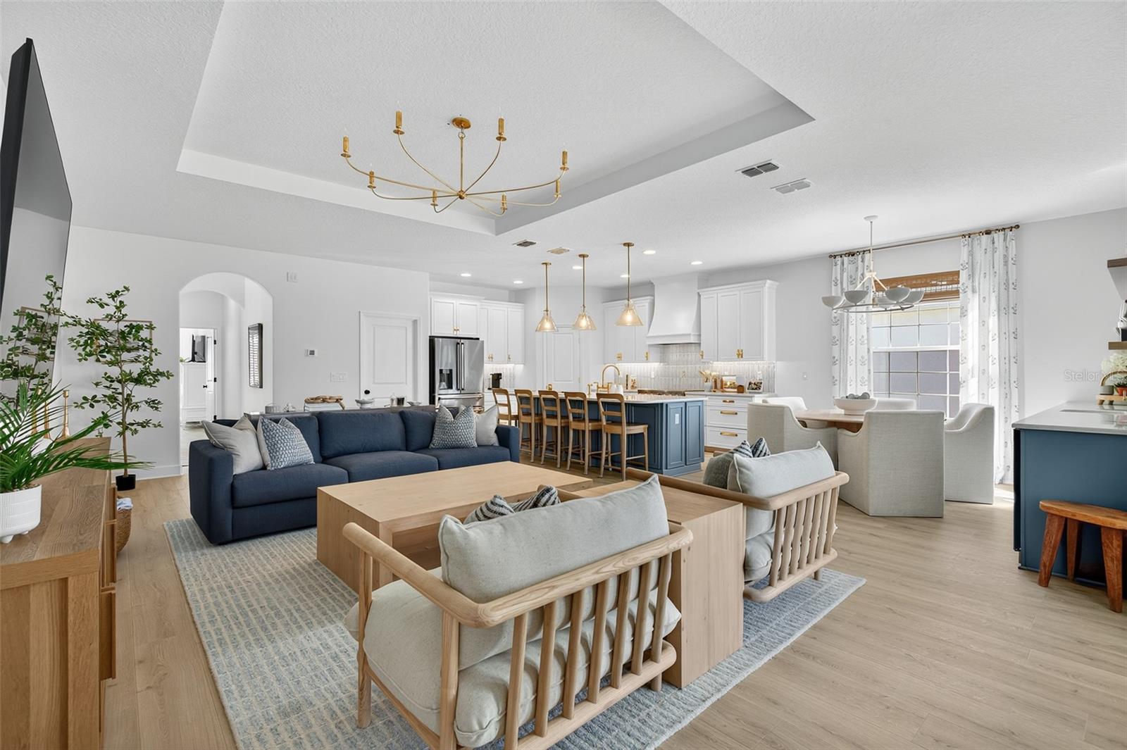 41 La Mancha Drive