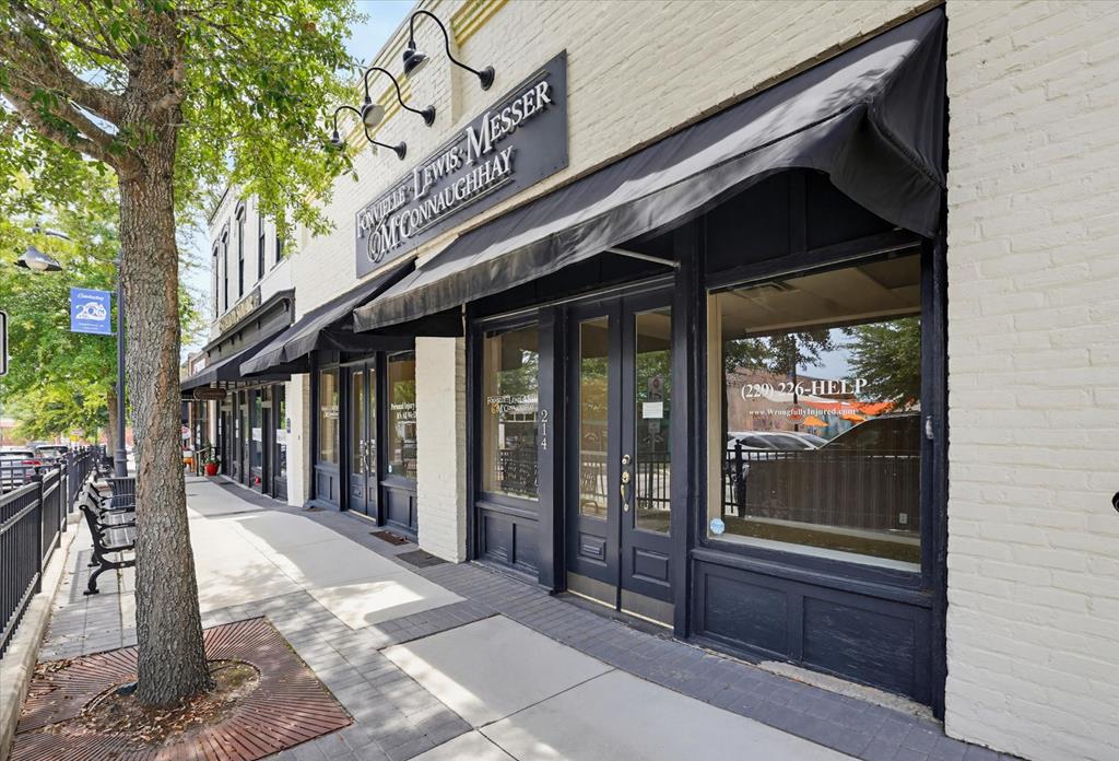 Commercial opportunity in the much sought after downtown Thomasville historical district.  Located in “The Bottom”, this building sits amongst popular shopping and dining hotspots, and is just steps from the Ritz Amphitheater.  Previously used as an attorney's office, this space could easily be divided into two storefronts and is well-suited for many options - professional office space, retail, spa.  Includes reception area, two conference rooms, three offices, large flex space, kitchen, two bathrooms, two HVAC units, two double door entrances and two exits. Take a look today at all this property has to offer!