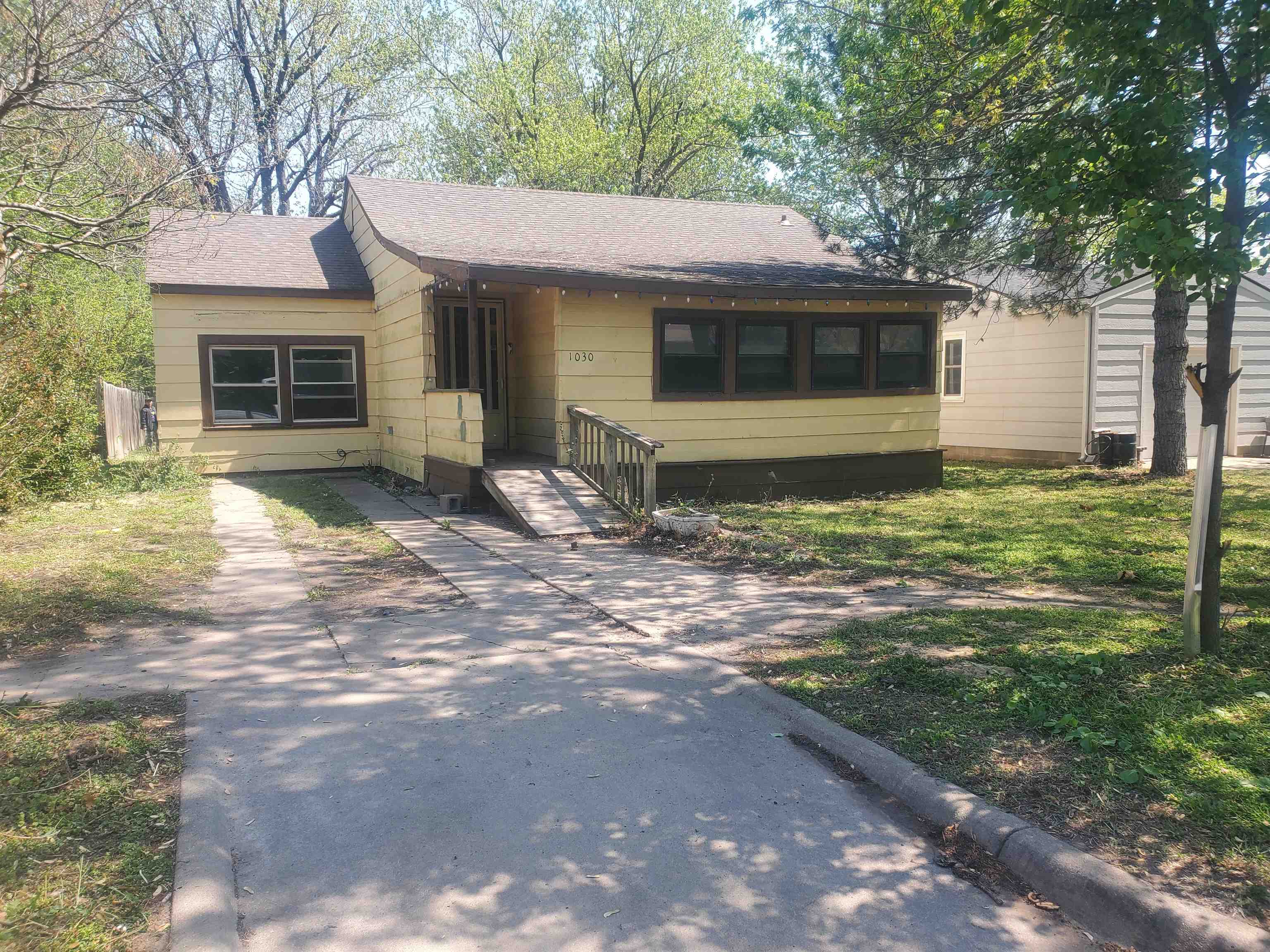 1030 N B